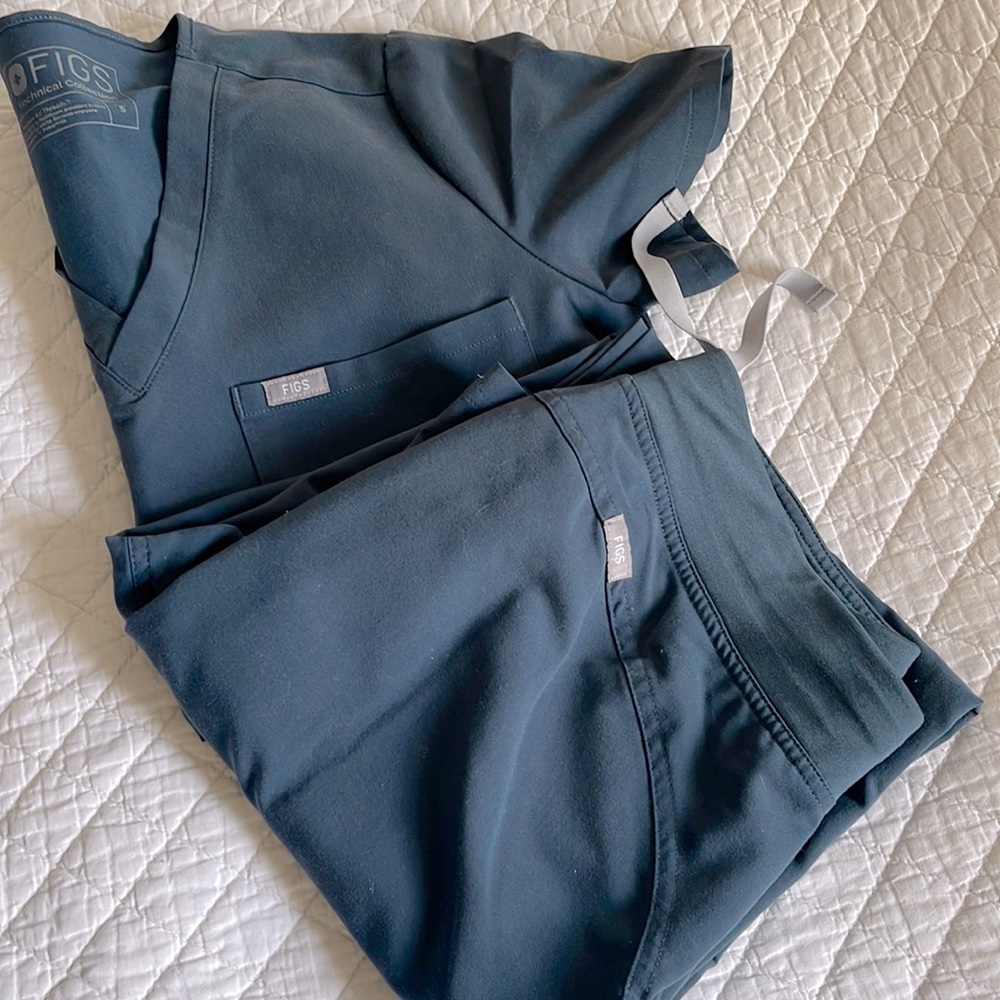 Figs scrub set, both size small, willing to sell separately if needed, dark blue